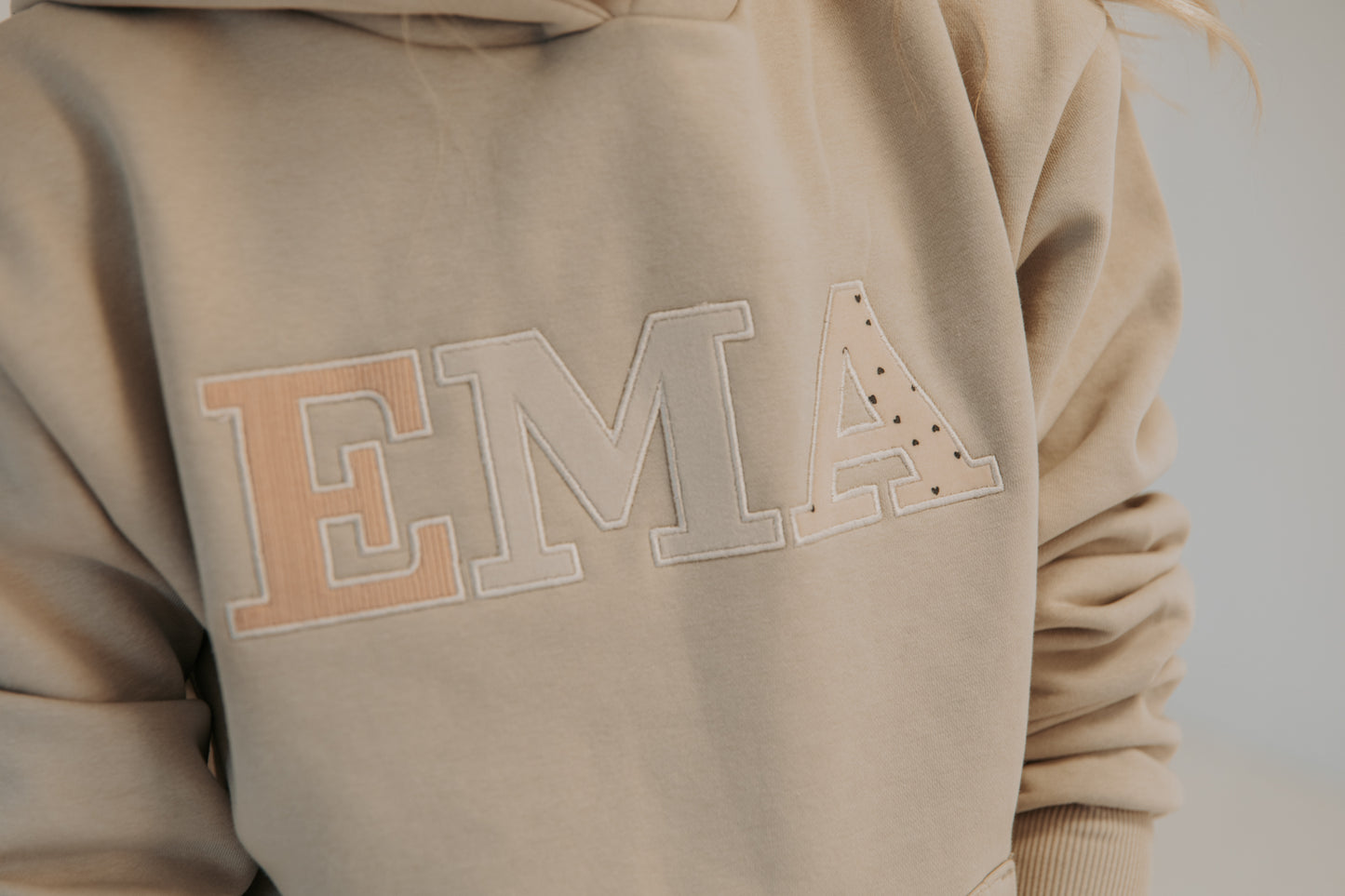 Tikitud lasteriietest pusa "EMA" või "ISA"